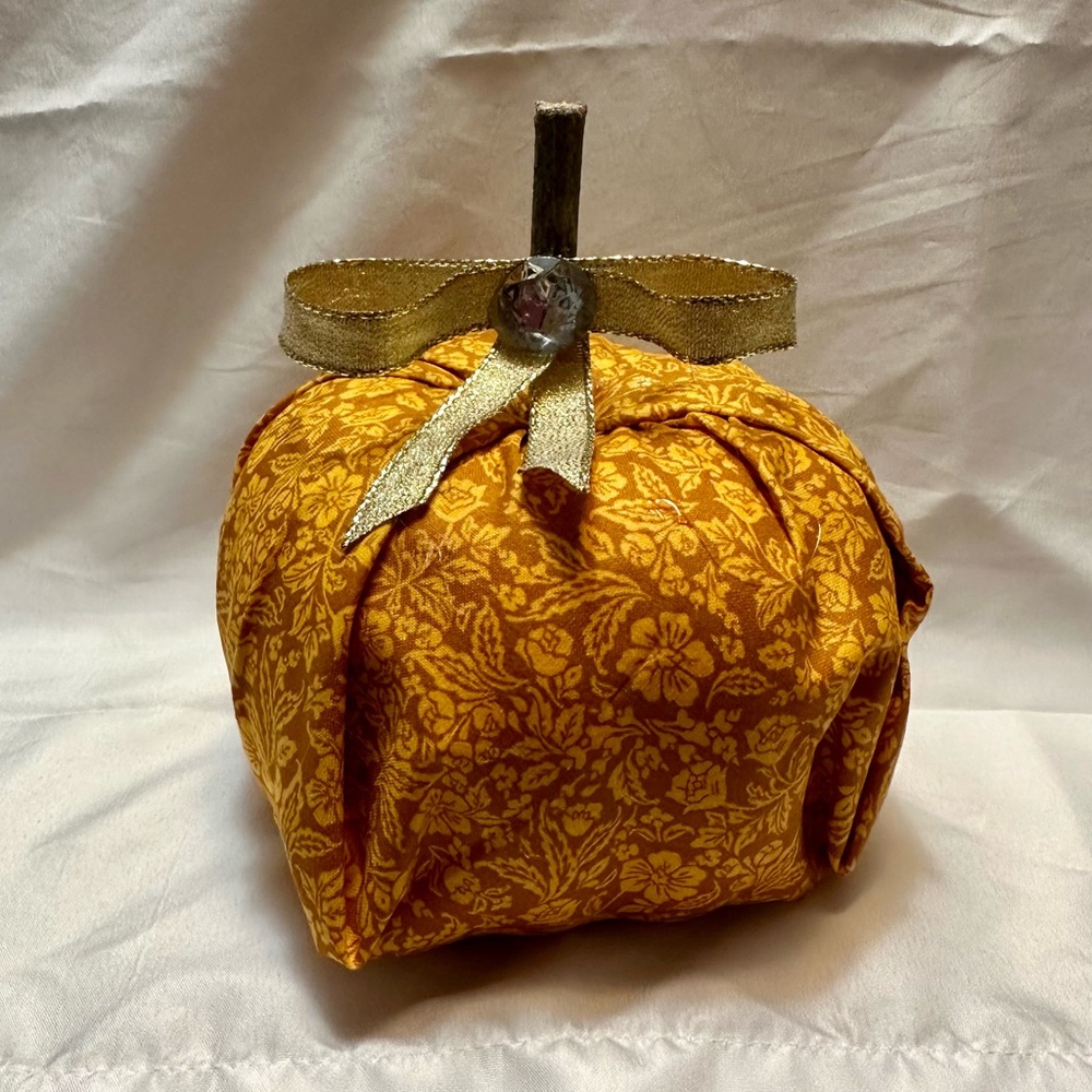 Pumpkin Decor - Picture 2 of 12